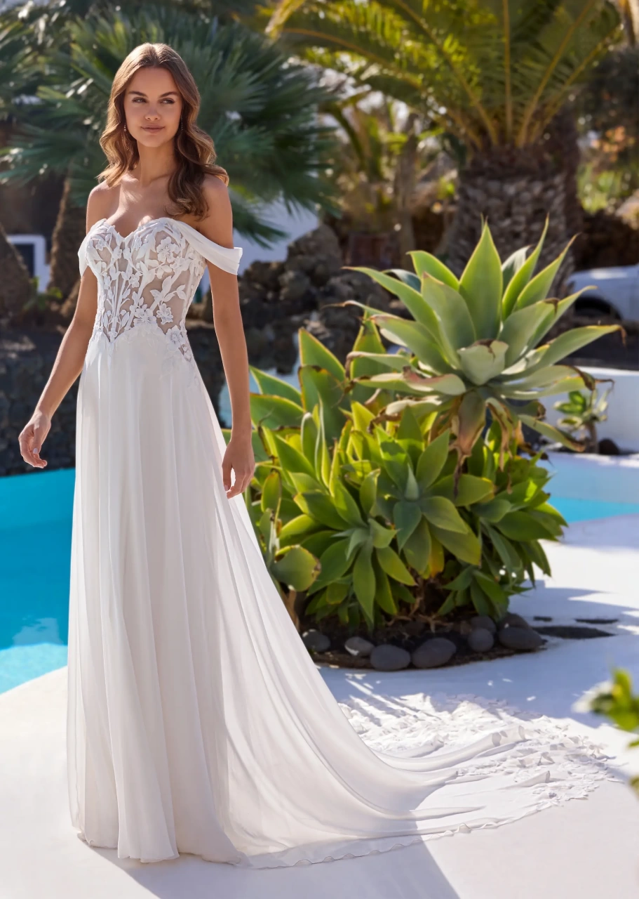 Vestito da sposa scivolato classico con corpetto in pizzo effetto tatto, scollo a cuore, spalline off-shoulder, gonna morbida in chiffon