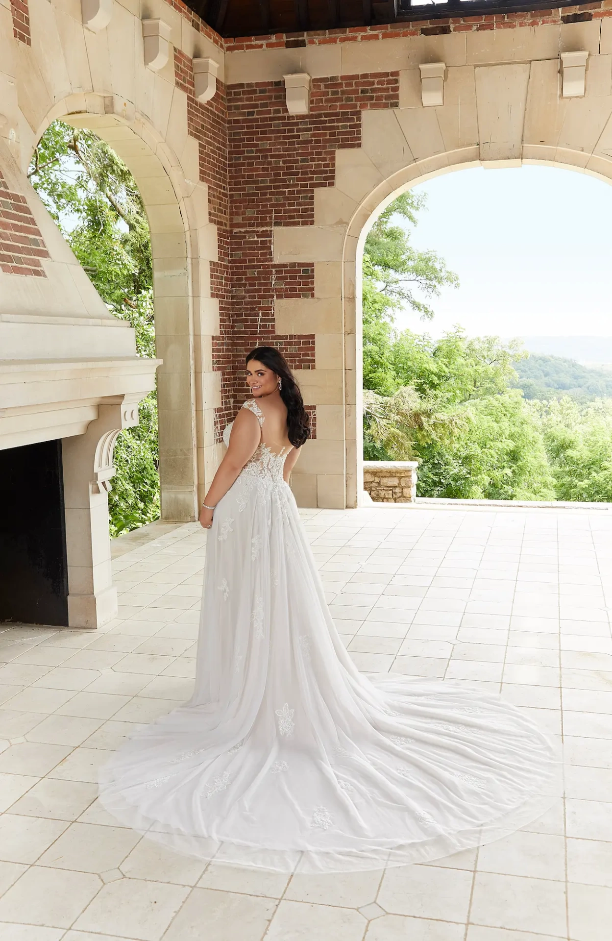 3351 | Abito da Sposa Curvy Mori Lee | Lo Specchio Atelier Abiti da Sposa a Verona, Vicenza, Mantova, Brescia, Trento
