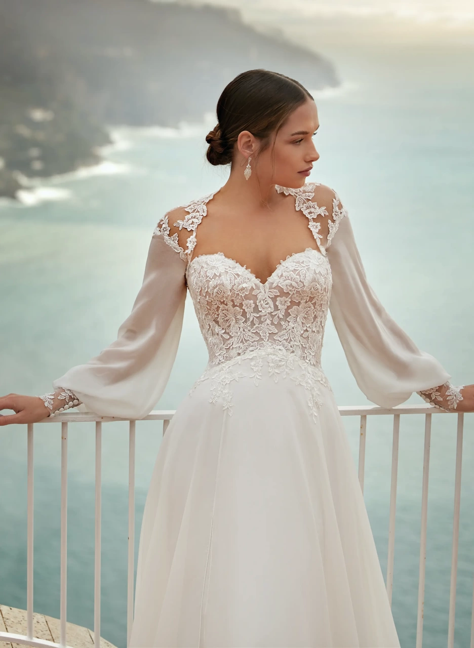 Alla | Abito da Sposa Nicole Jolies | Lo Specchio Atelier Abiti da Sposa a Verona, Vicenza, Mantova, Brescia, Trento