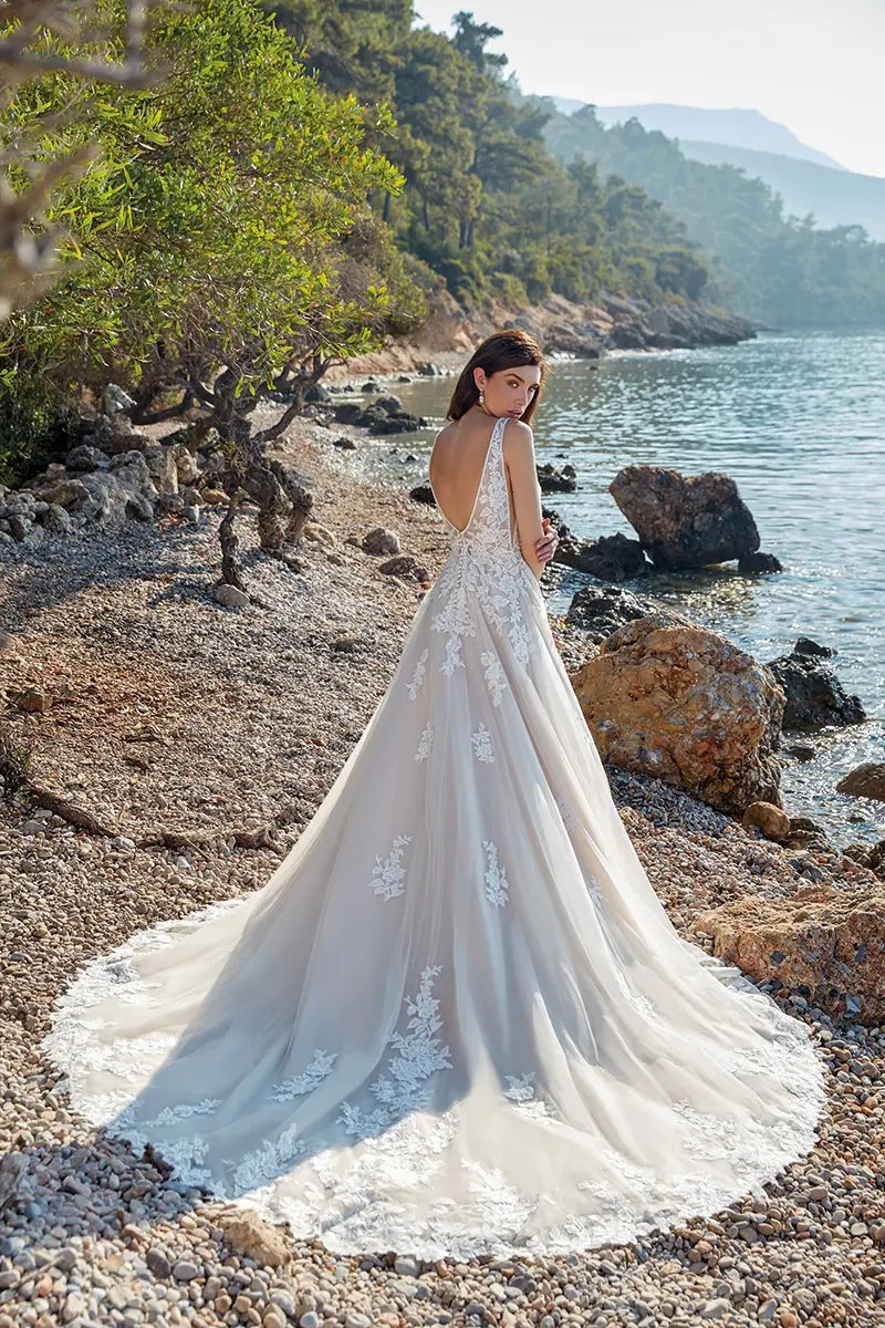 Dyana | Abito da Sposa Eddy K | Lo Specchio Atelier Abiti da Sposa a Verona, Vicenza, Mantova, Brescia, Trento