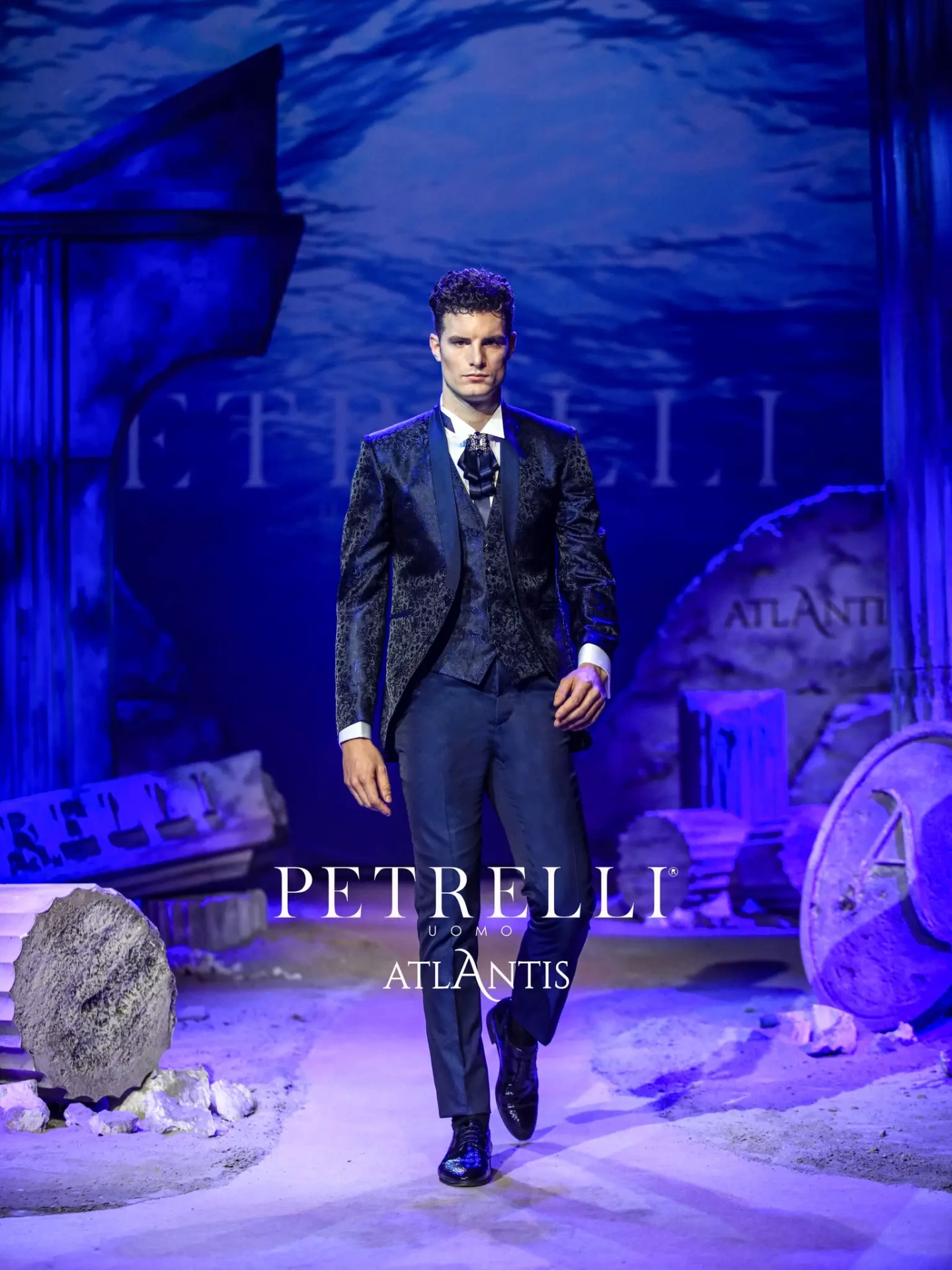 C40013R camp 415 | Abito da Sposo Petrelli Uomo Atlantis | Lo Specchio Atelier Abiti da Sposo a Verona, Vicenza, Mantova, Brescia, Trento
