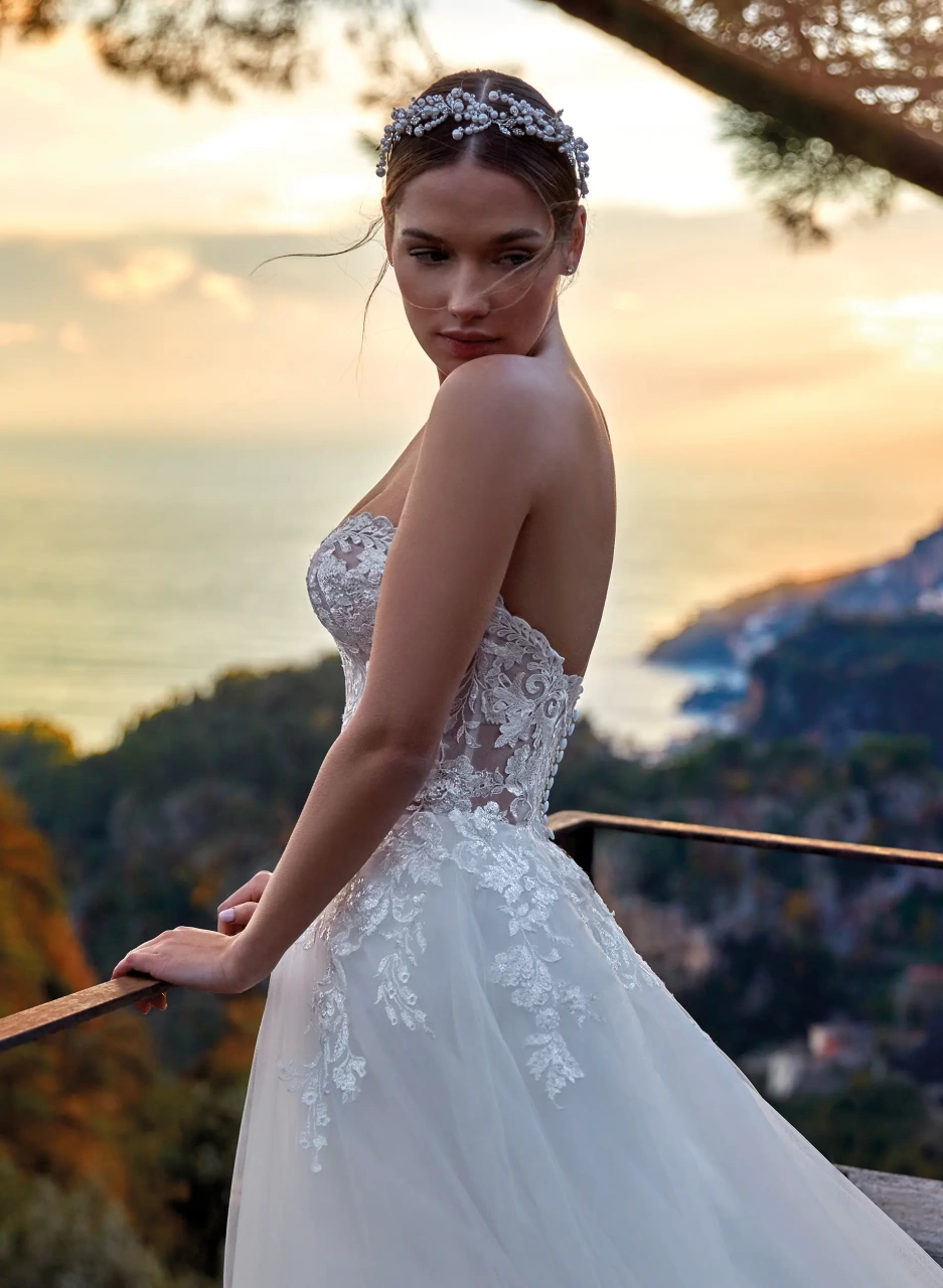 Maddie | Abito da Sposa Nicole Jolies | Lo Specchio Atelier Abiti da Sposa a Verona, Vicenza, Mantova, Brescia, Trento