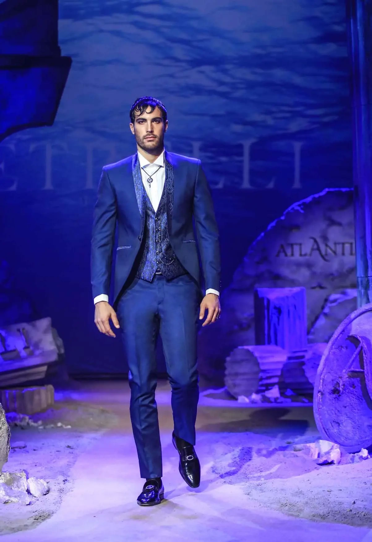 C40013R camp 413 | Abito da Sposo Petrelli Uomo Atlantis | Lo Specchio Atelier Abiti da Sposo a Verona, Vicenza, Mantova, Brescia, Trento