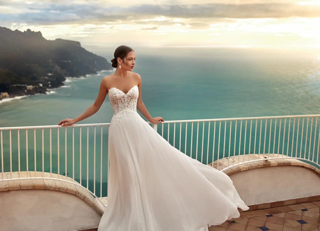 Alla | Abito da Sposa Nicole Jolies | Lo Specchio Atelier Abiti da Sposa a Verona, Vicenza, Mantova, Brescia, Trento